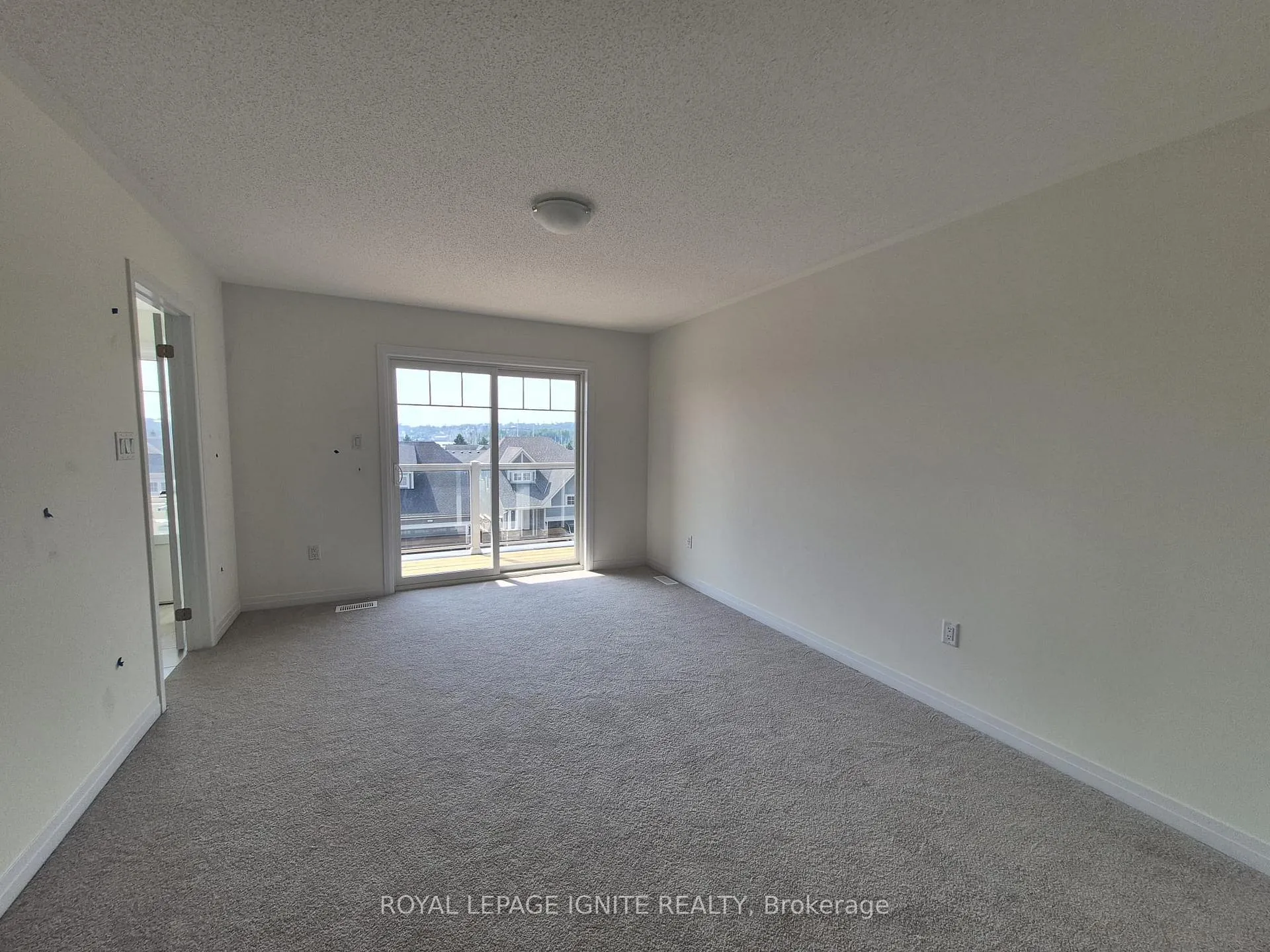 Photo 14 of 526 Hudson Crescent, Midland — HOMEH