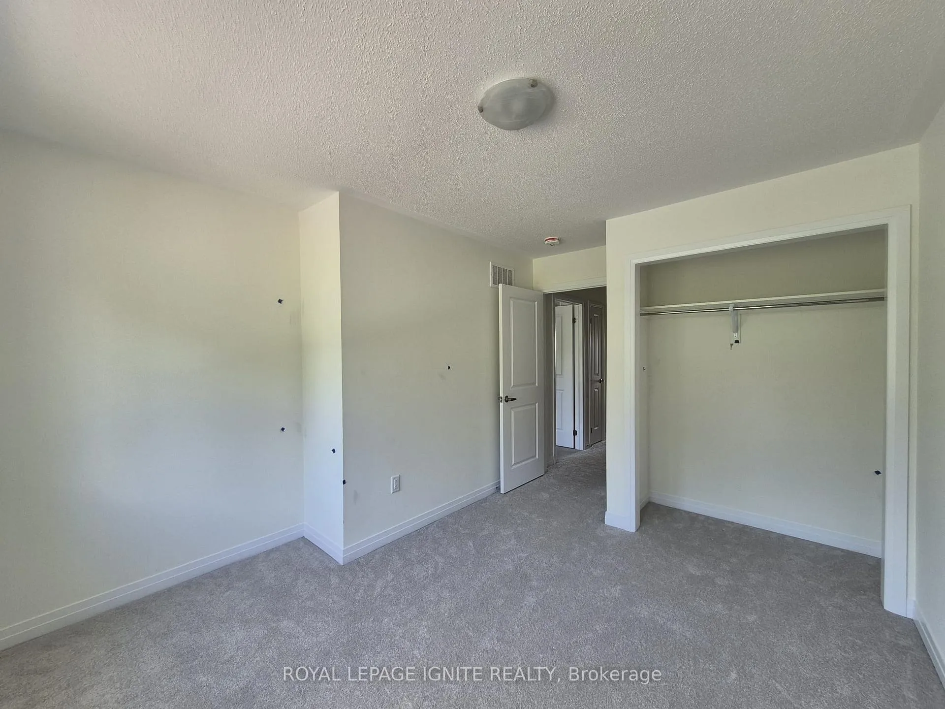 Photo 15 of 526 Hudson Crescent, Midland — HOMEH