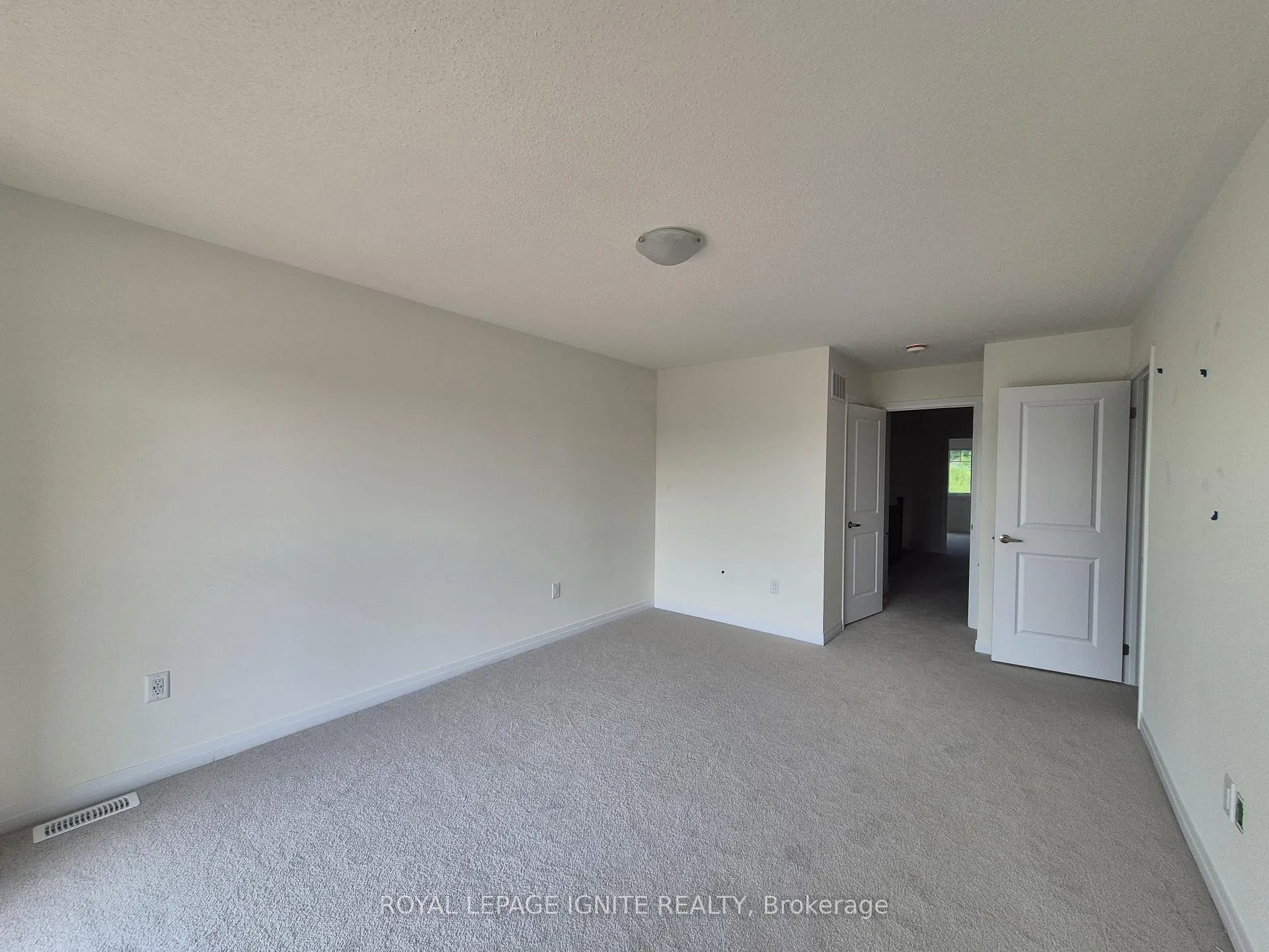 Photo 18 of 526 Hudson Crescent, Midland — HOMEH