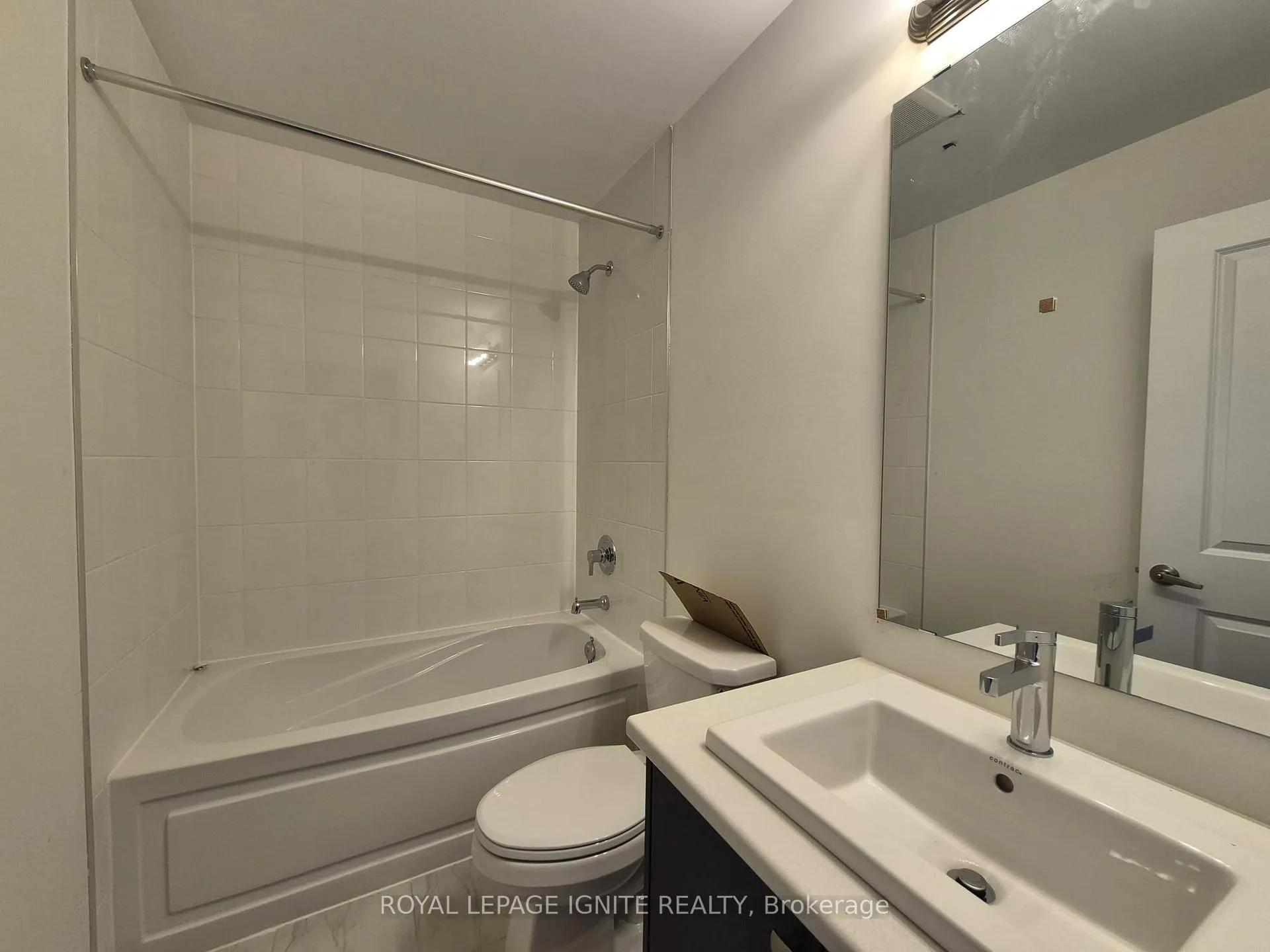 Photo 21 of 526 Hudson Crescent, Midland — HOMEH