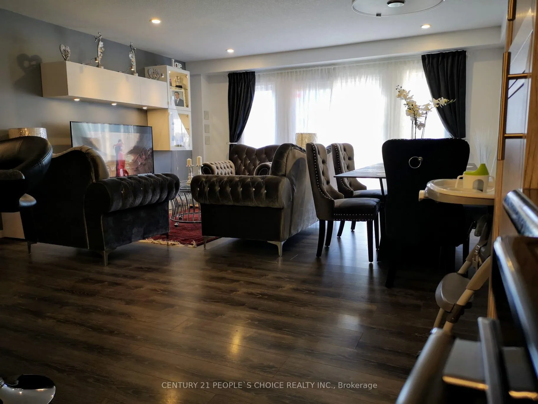 Photo 2 of 562 Blair Creek Drive, Kitchener — HOMEH