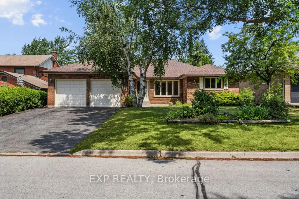 Front of Unit Main Floor, 431 Innisfil Street