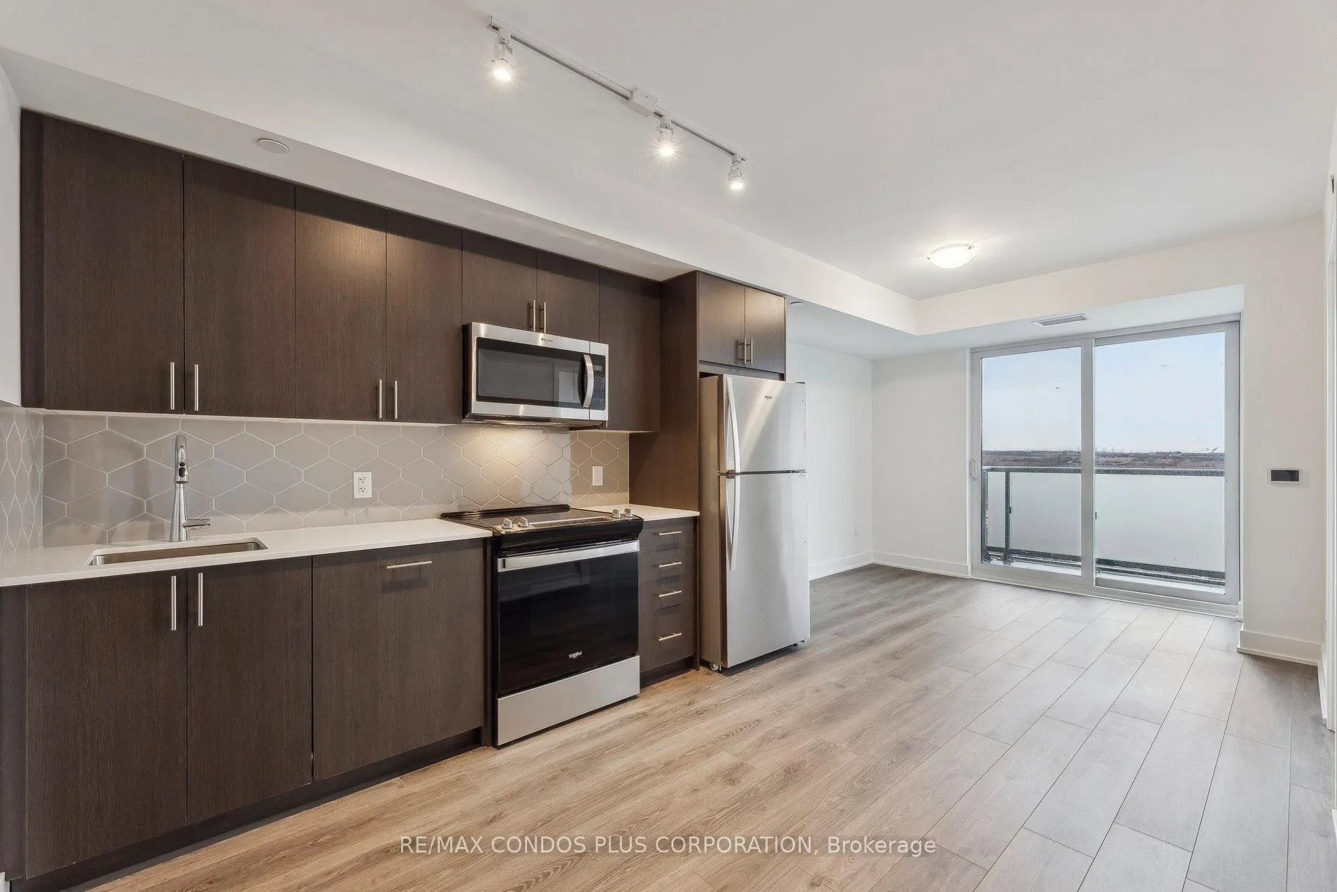 Front of Unit 2404, 2545 Simcoe Street N