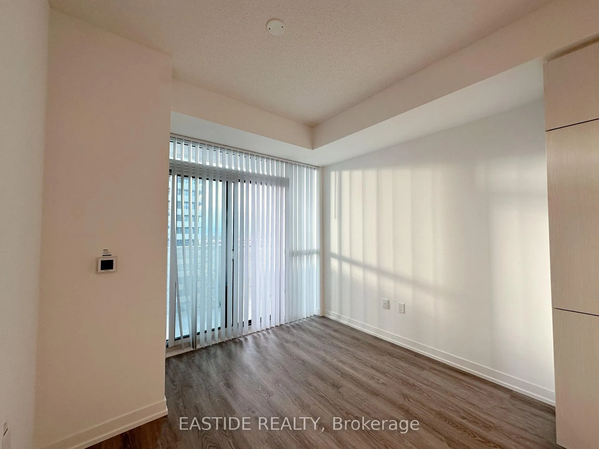 Photo 3 of Unit 1215, 8 Interchange Way, Vaughan, Vaughan Corporate Centre — HOMEH