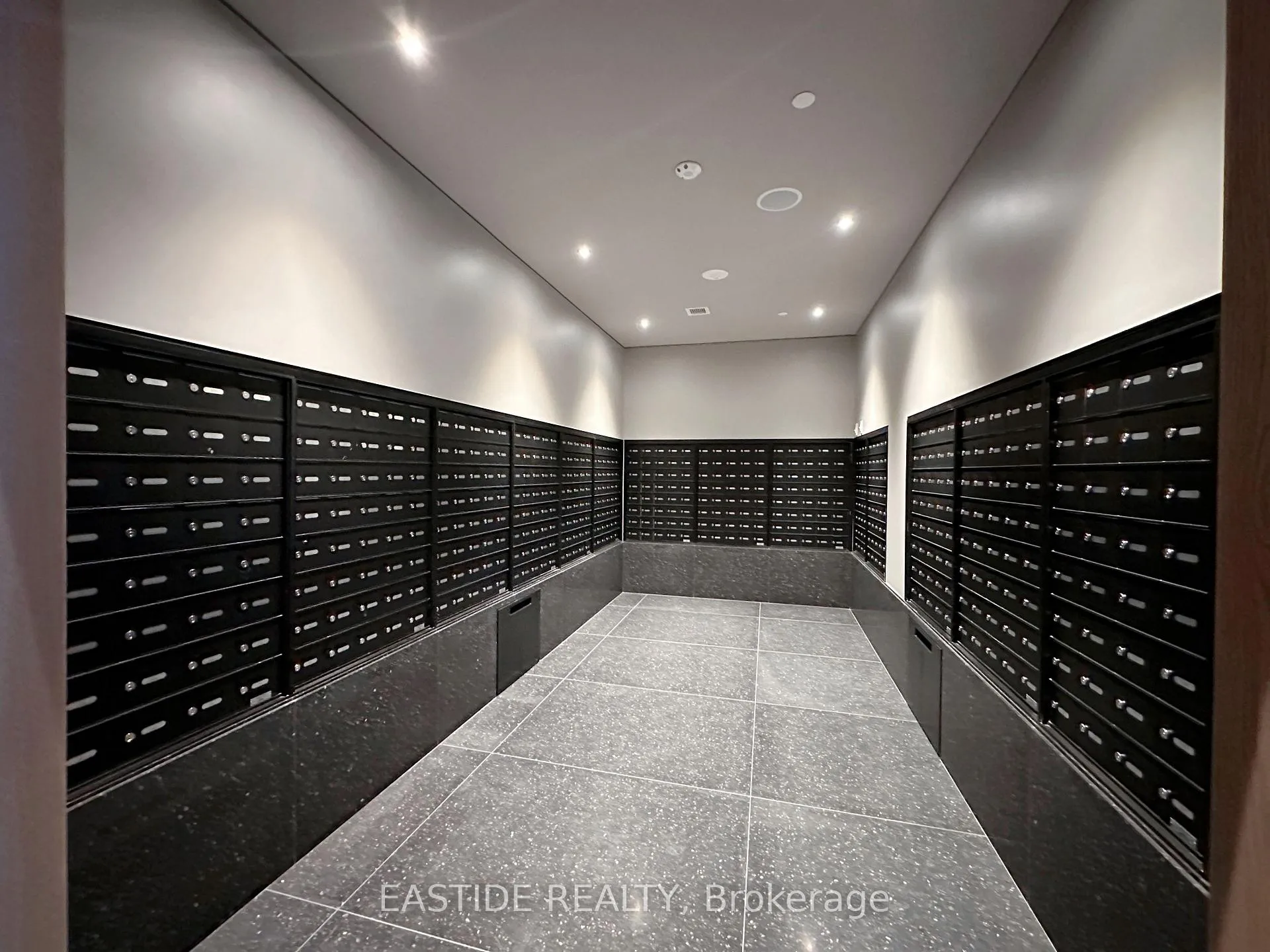 Photo 14 of Unit 1215, 8 Interchange Way, Vaughan, Vaughan Corporate Centre — HOMEH