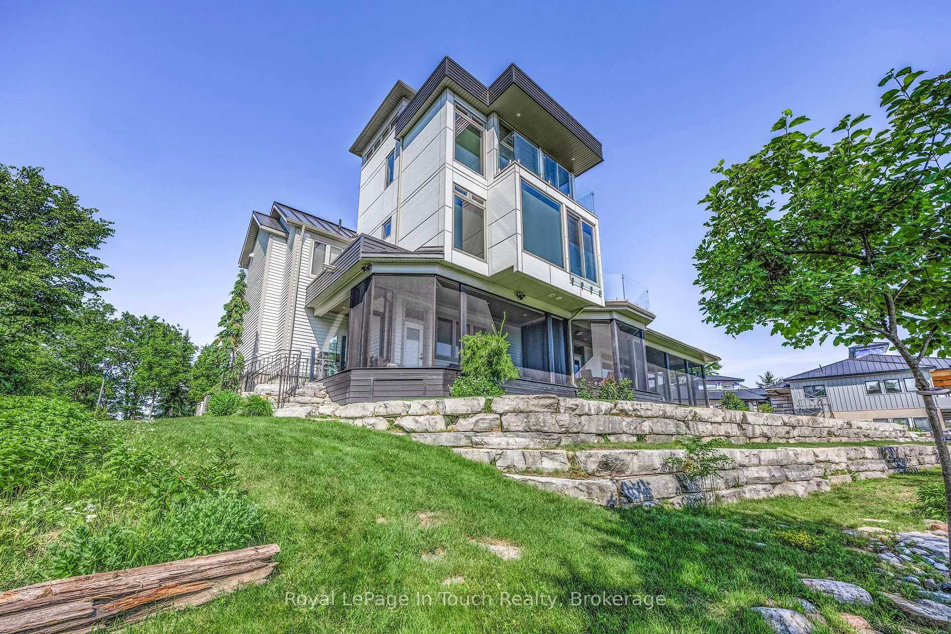 Photo 1 of 17 Swan Lane, Tay, Port McNicoll — HOMEH