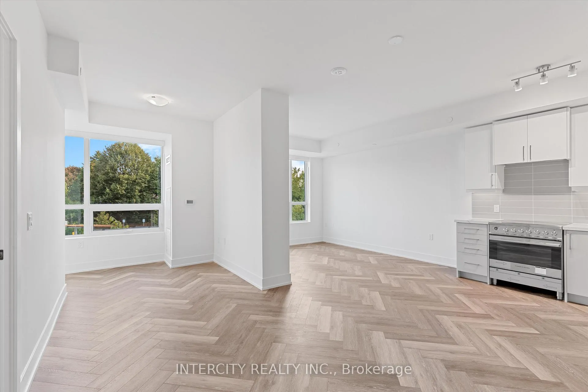 Photo 7 of Unit 205, 2075 King Road, King, King City — HOMEH