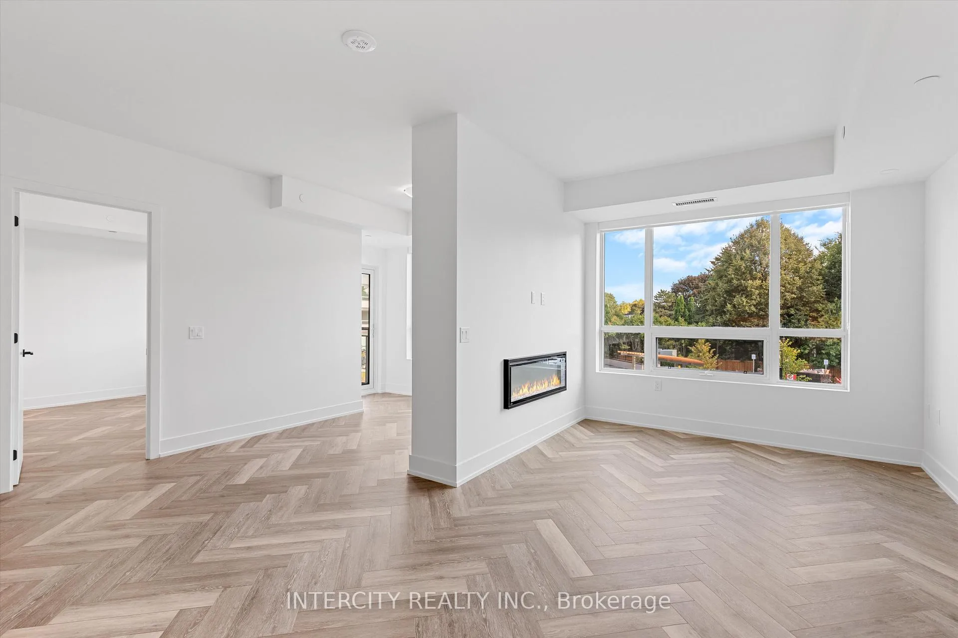 Photo 9 of Unit 205, 2075 King Road, King, King City — HOMEH
