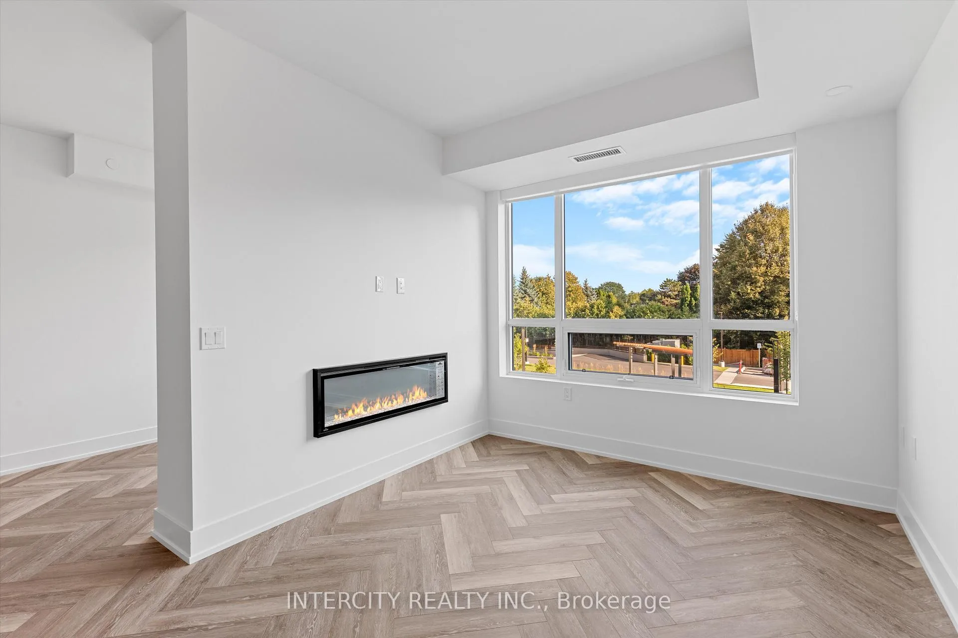 Photo 10 of Unit 205, 2075 King Road, King, King City — HOMEH