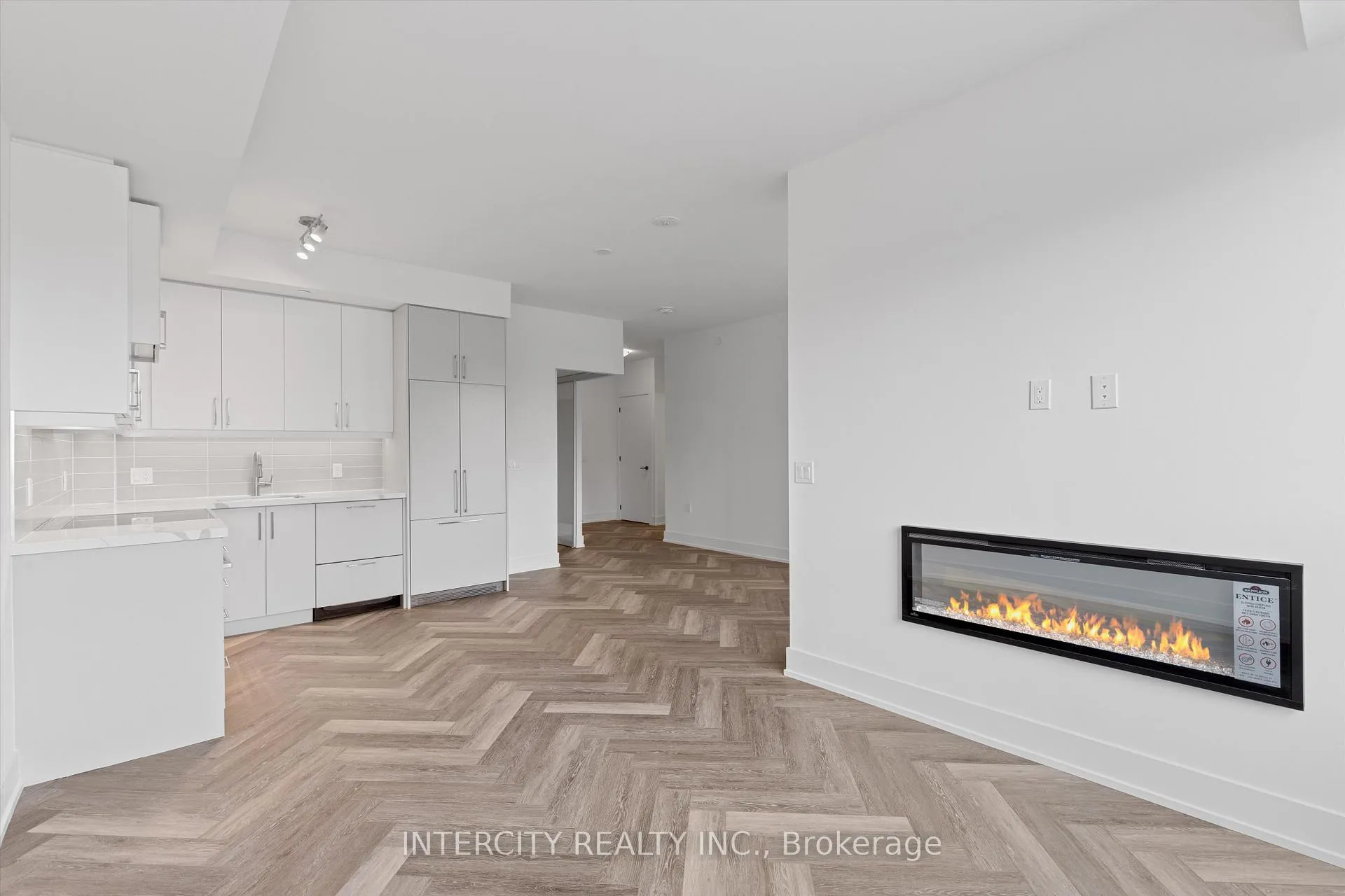 Photo 11 of Unit 205, 2075 King Road, King, King City — HOMEH