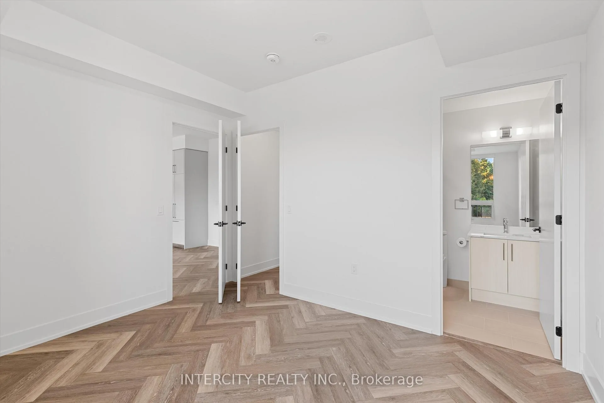 Photo 17 of Unit 205, 2075 King Road, King, King City — HOMEH
