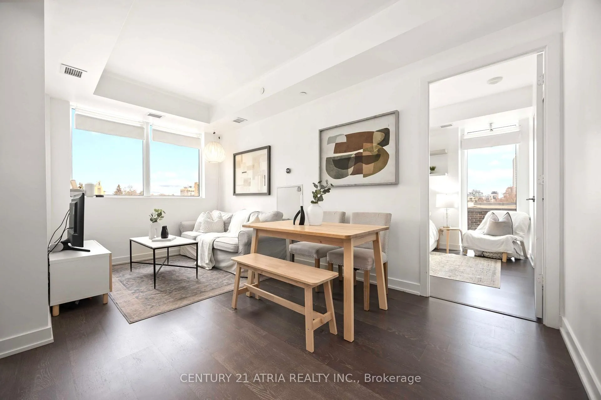 Photo 2 of Unit 303, 501 St Clair Avenue W, Toronto, Casa Loma — HOMEH