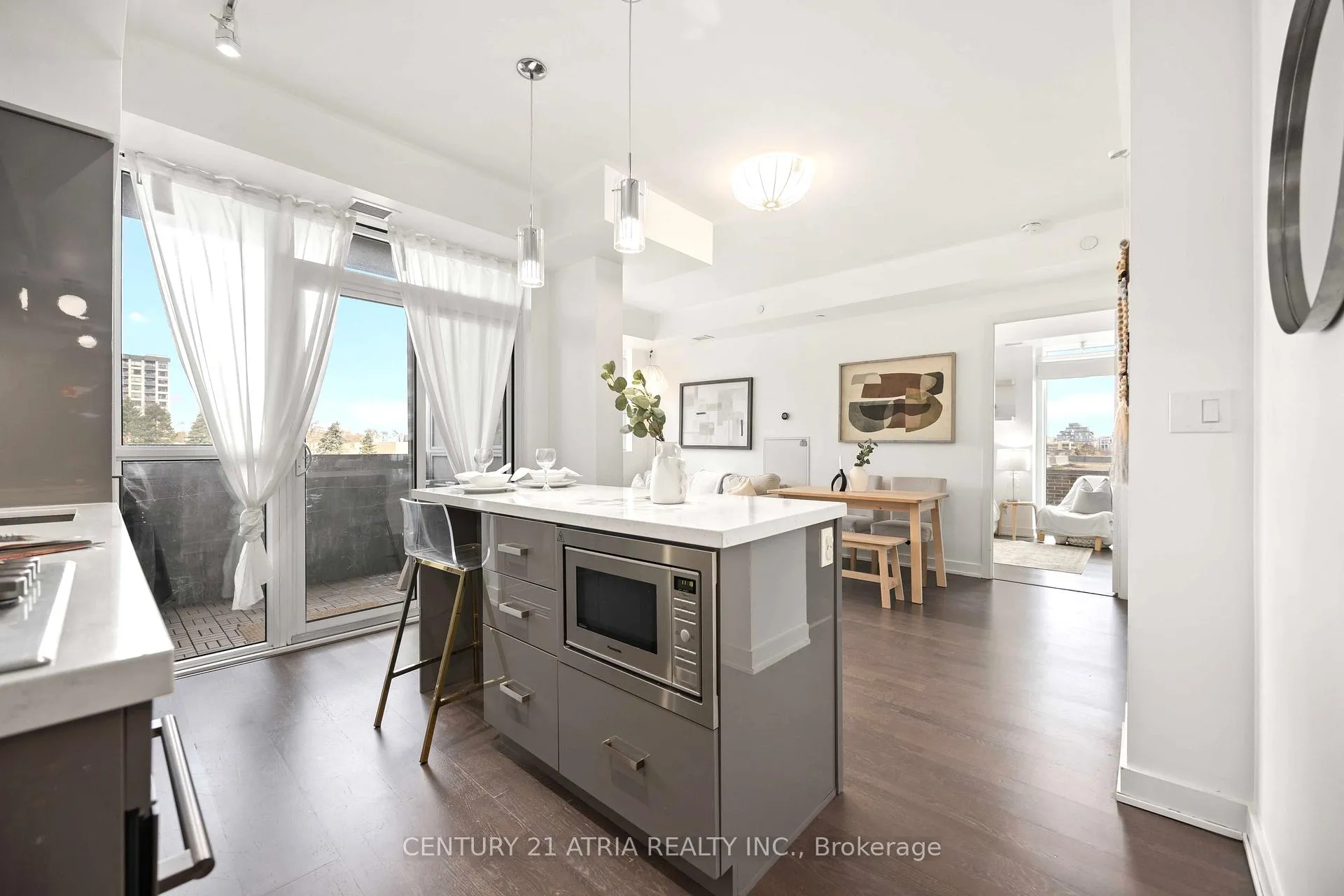 Photo 7 of Unit 303, 501 St Clair Avenue W, Toronto, Casa Loma — HOMEH