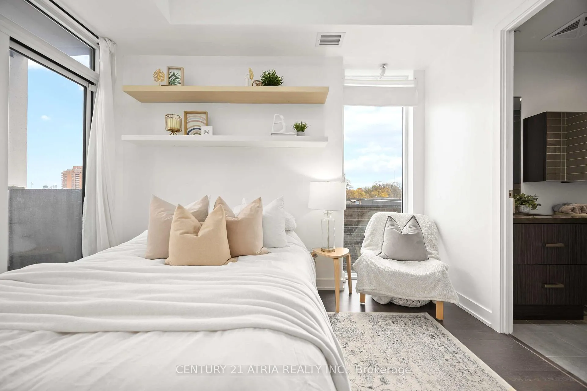 Photo 16 of Unit 303, 501 St Clair Avenue W, Toronto, Casa Loma — HOMEH