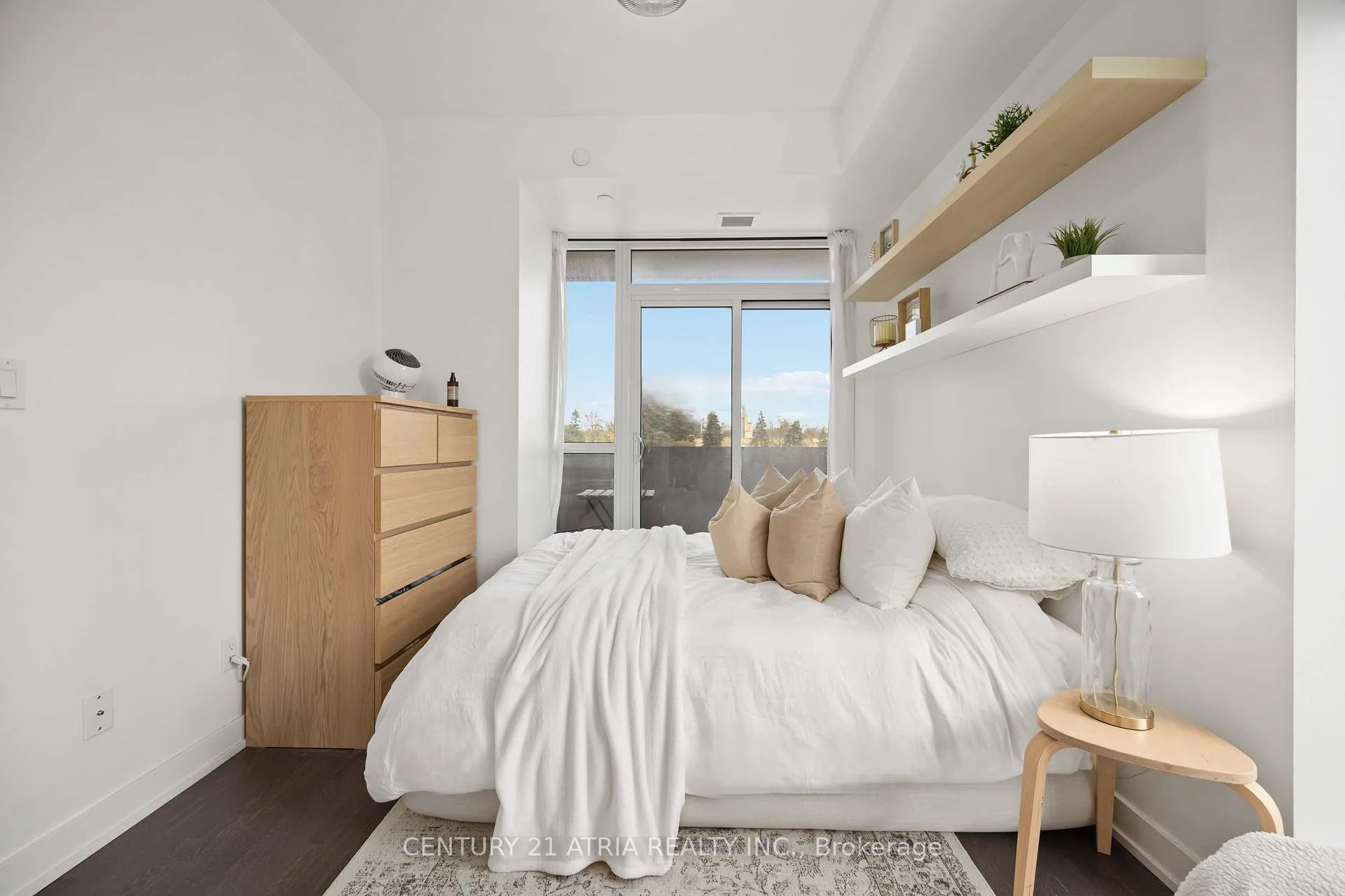 Photo 17 of Unit 303, 501 St Clair Avenue W, Toronto, Casa Loma — HOMEH