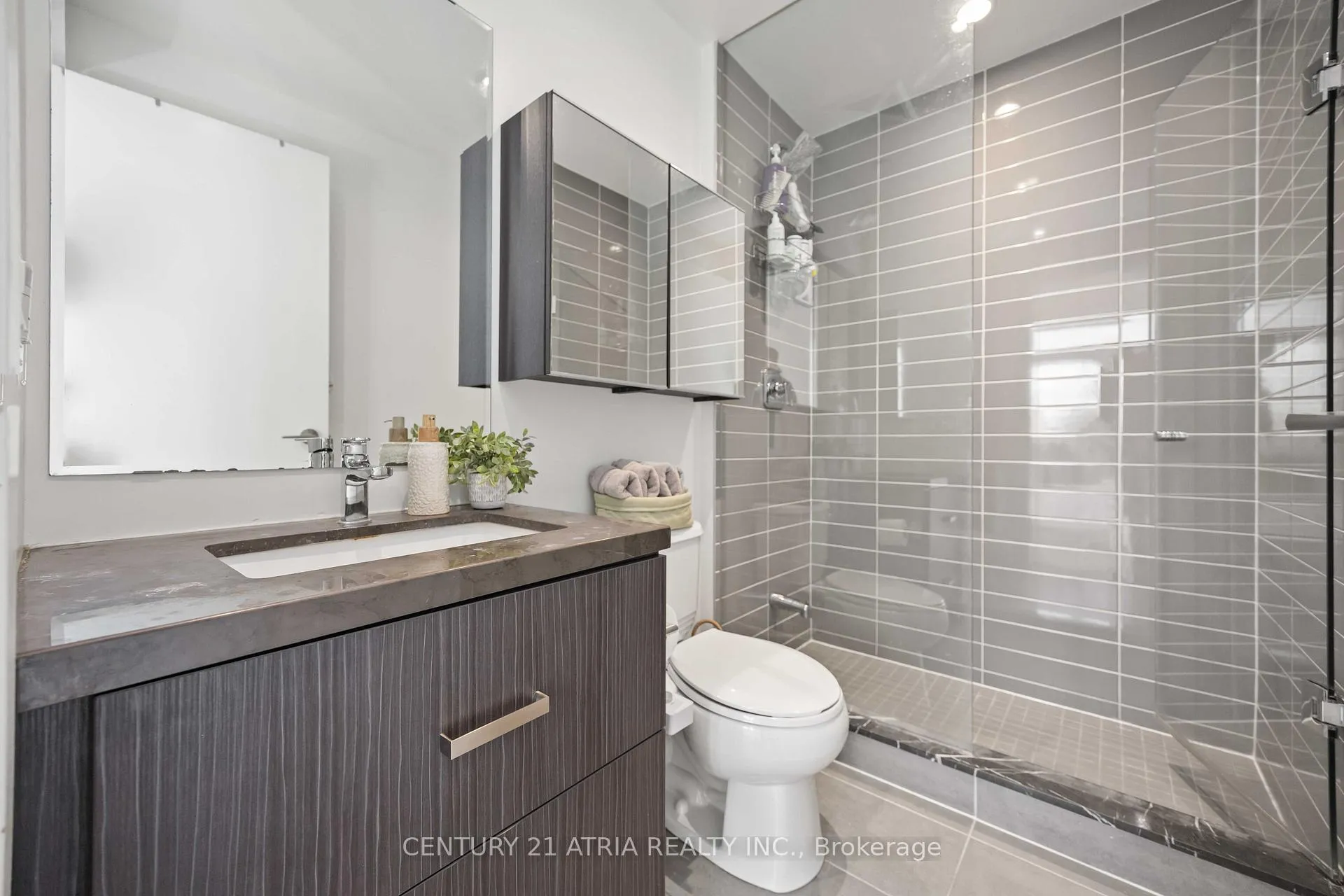 Photo 20 of Unit 303, 501 St Clair Avenue W, Toronto, Casa Loma — HOMEH