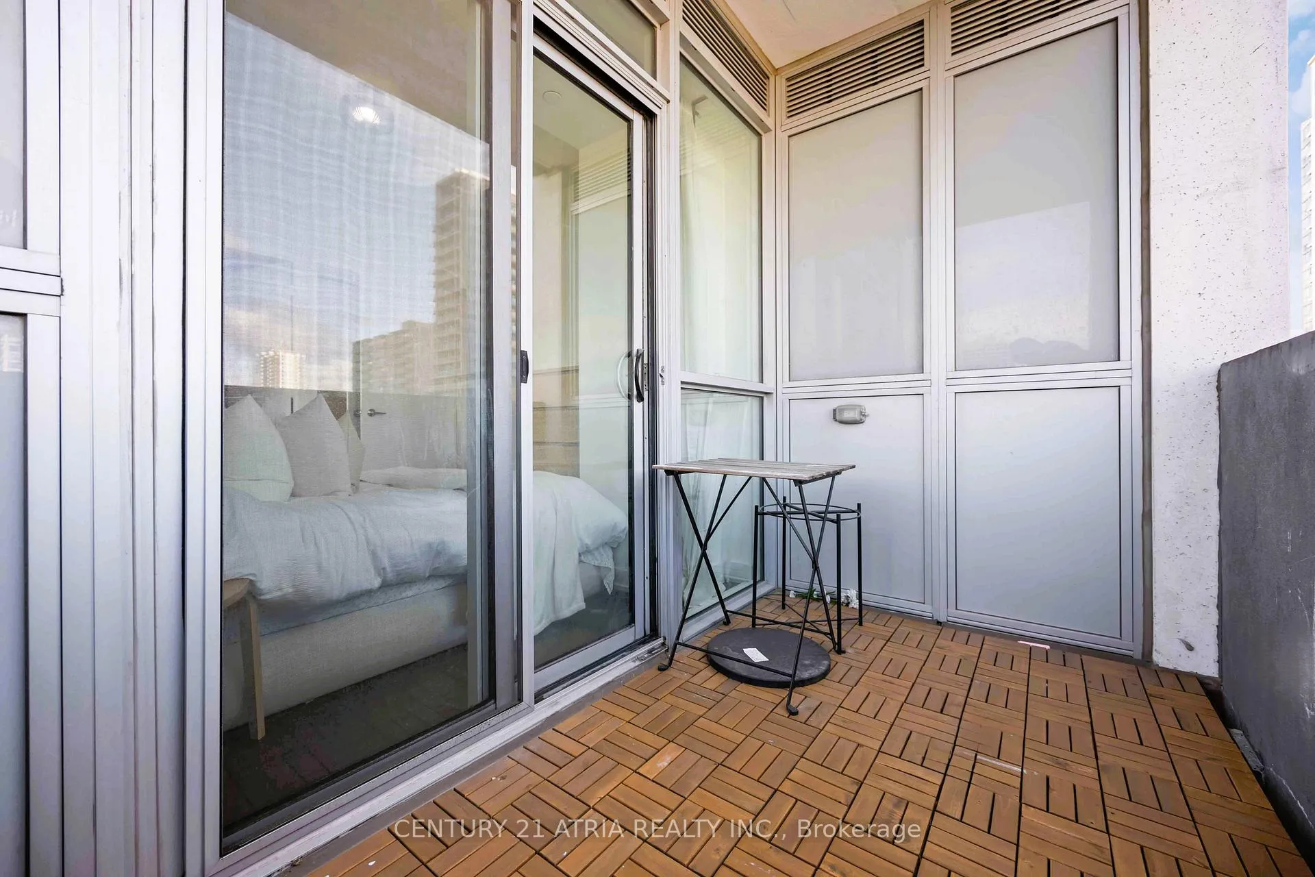 Photo 27 of Unit 303, 501 St Clair Avenue W, Toronto, Casa Loma — HOMEH