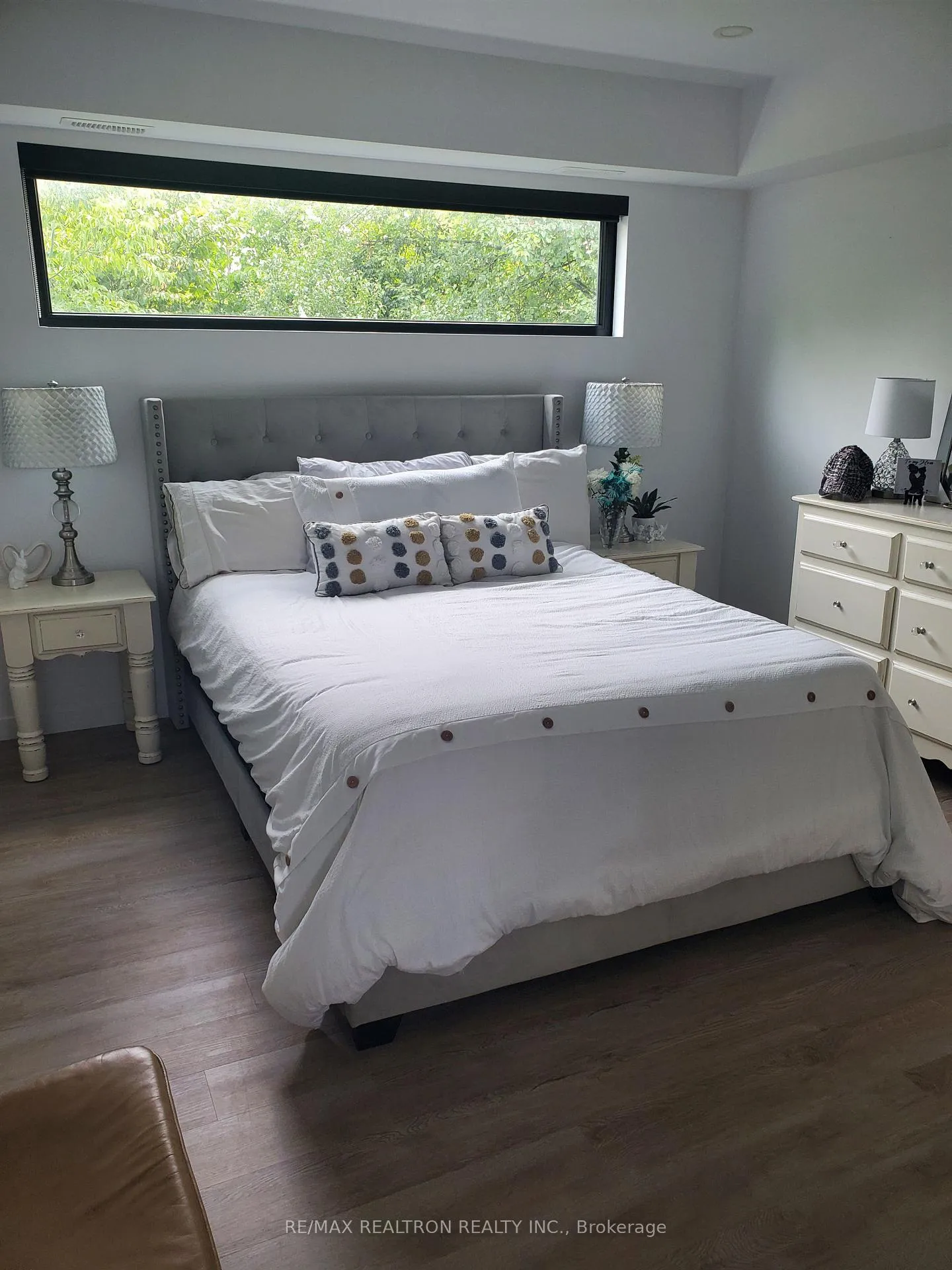 Photo 2 of Unit 2, 35 Albert Street, Barrie, City Centre — HOMEH