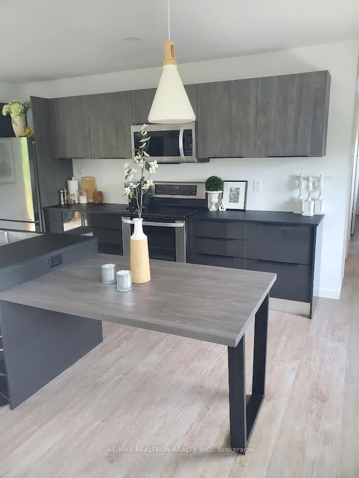 Photo 13 of Unit 2, 35 Albert Street, Barrie, City Centre — HOMEH