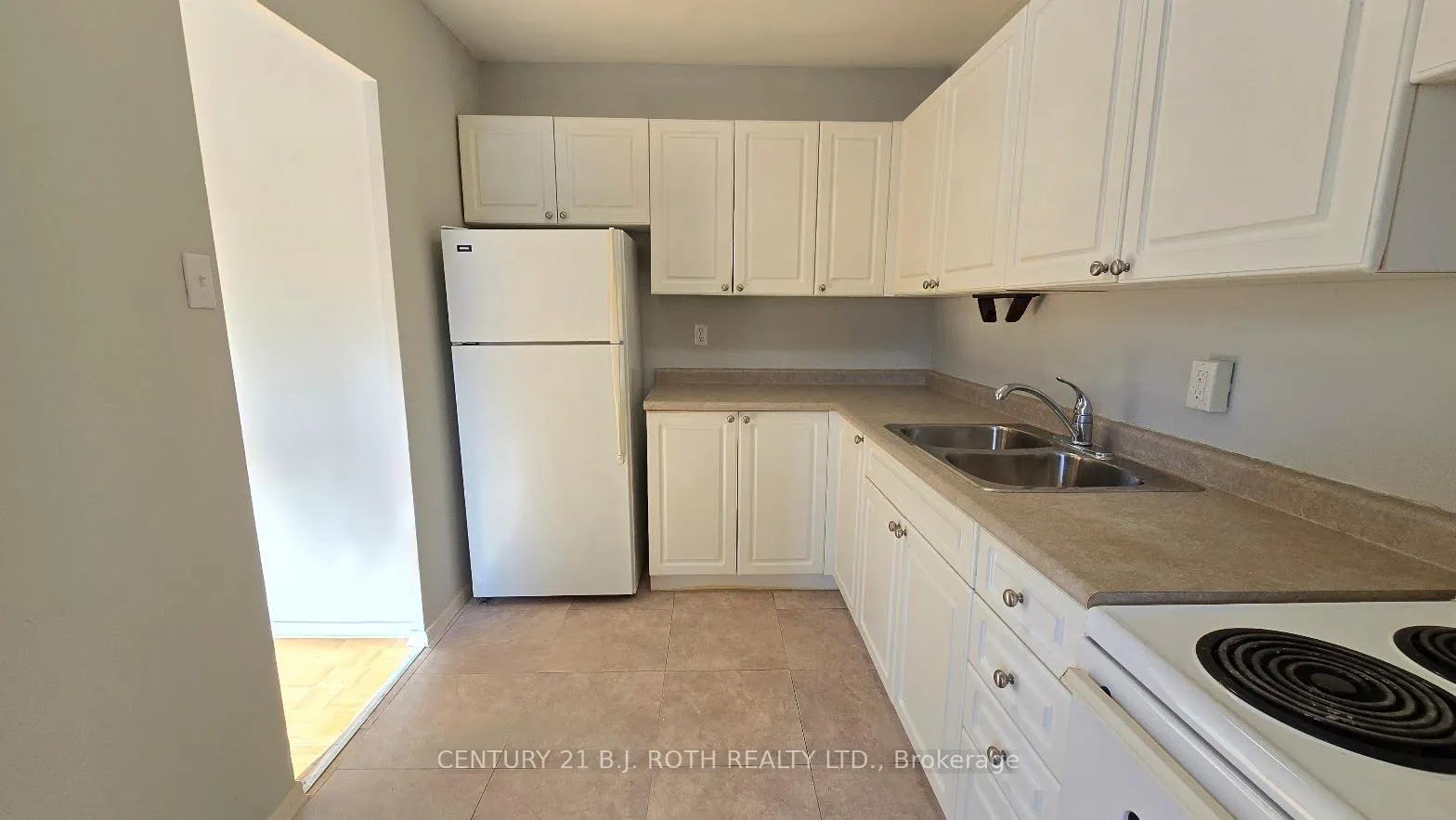 Photo 6 of Unit 206, 98 Holgate Street, Barrie, Allandale — HOMEH