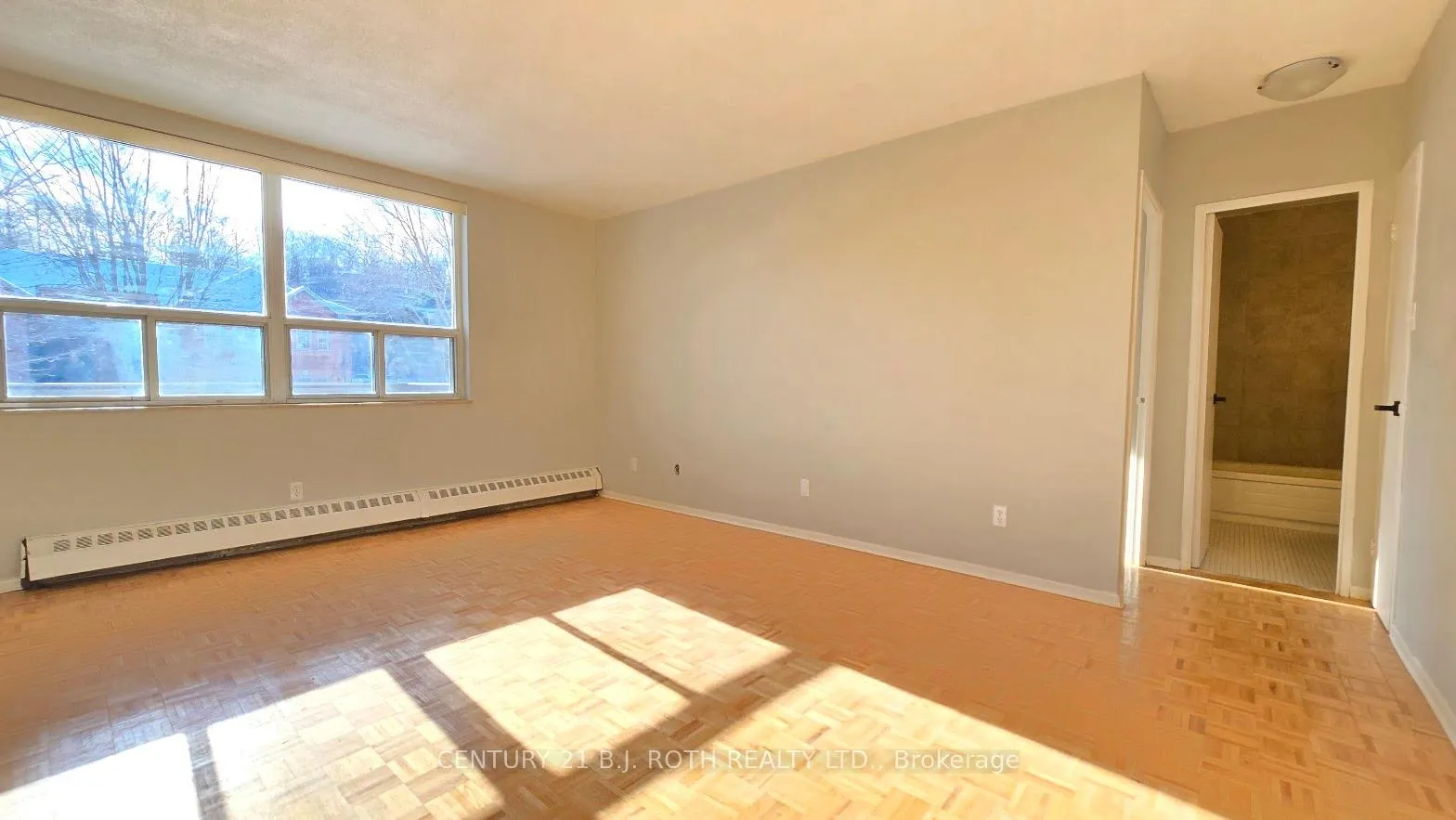 Photo 8 of Unit 206, 98 Holgate Street, Barrie, Allandale — HOMEH