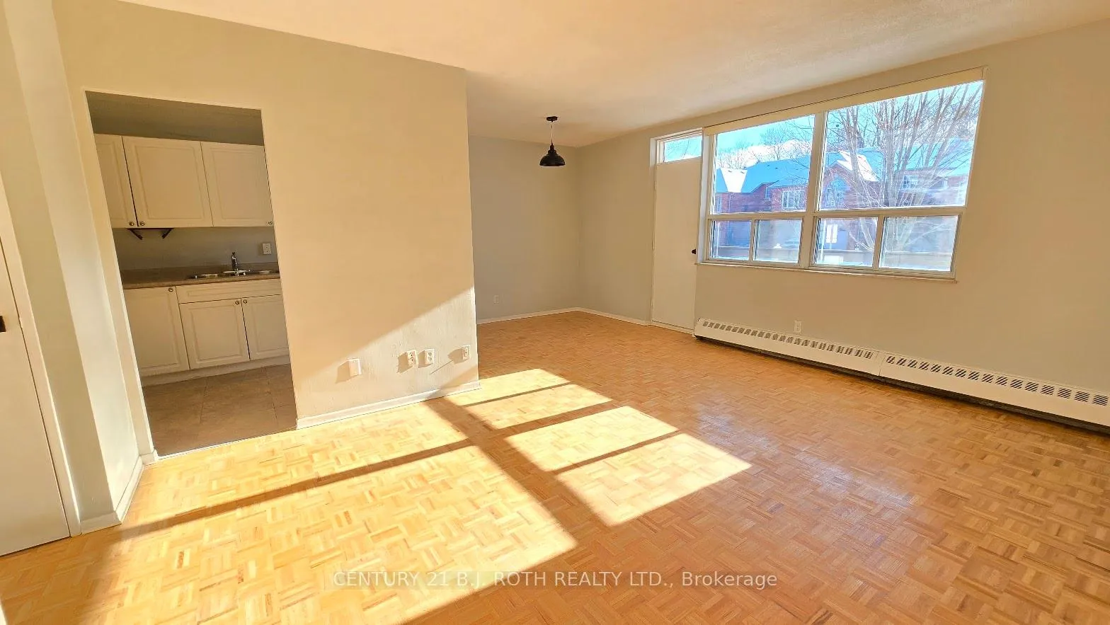 Photo 10 of Unit 206, 98 Holgate Street, Barrie, Allandale — HOMEH