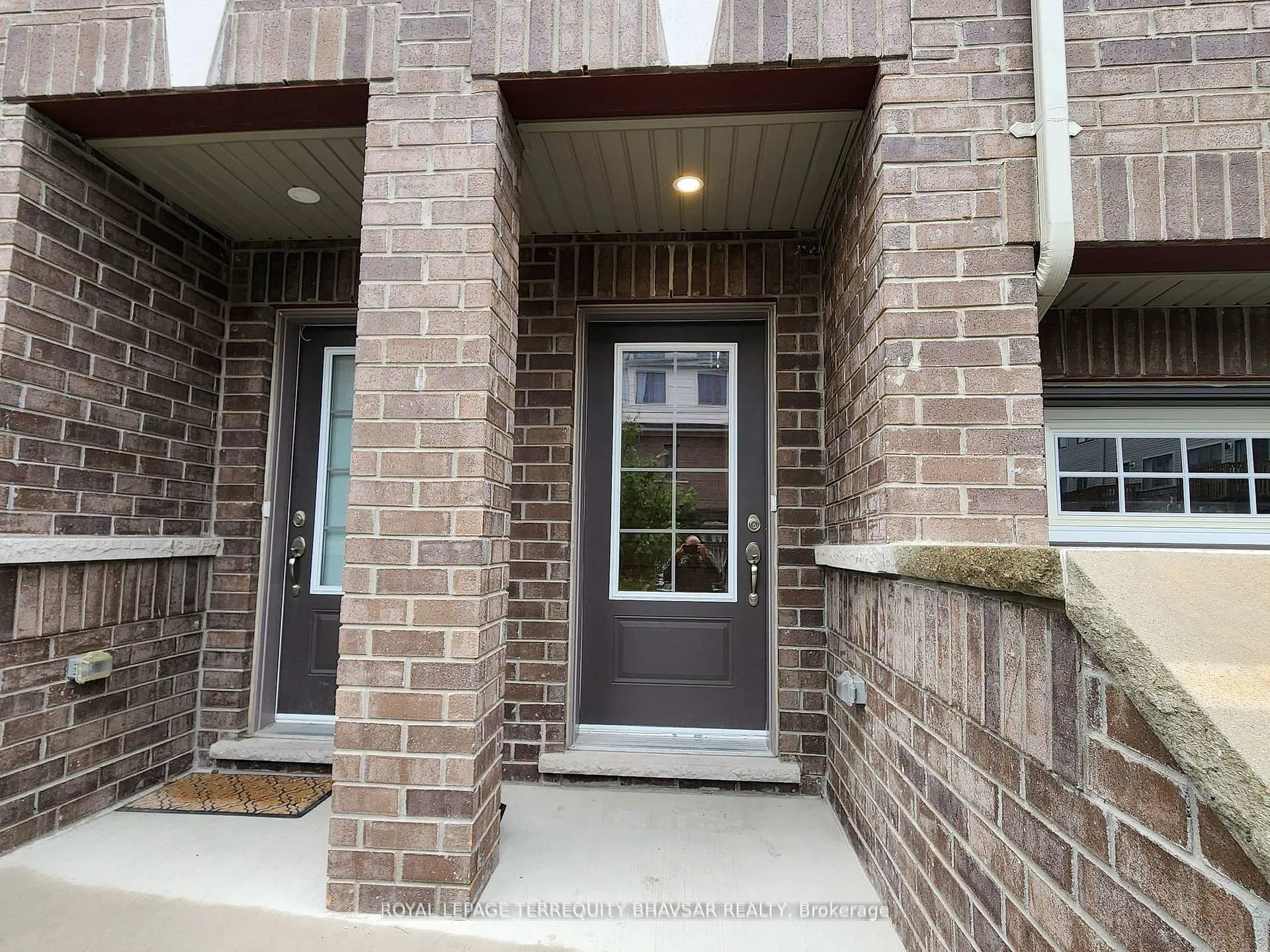 Photo 2 of 229 Danzatore Path, Oshawa, Windfields — HOMEH