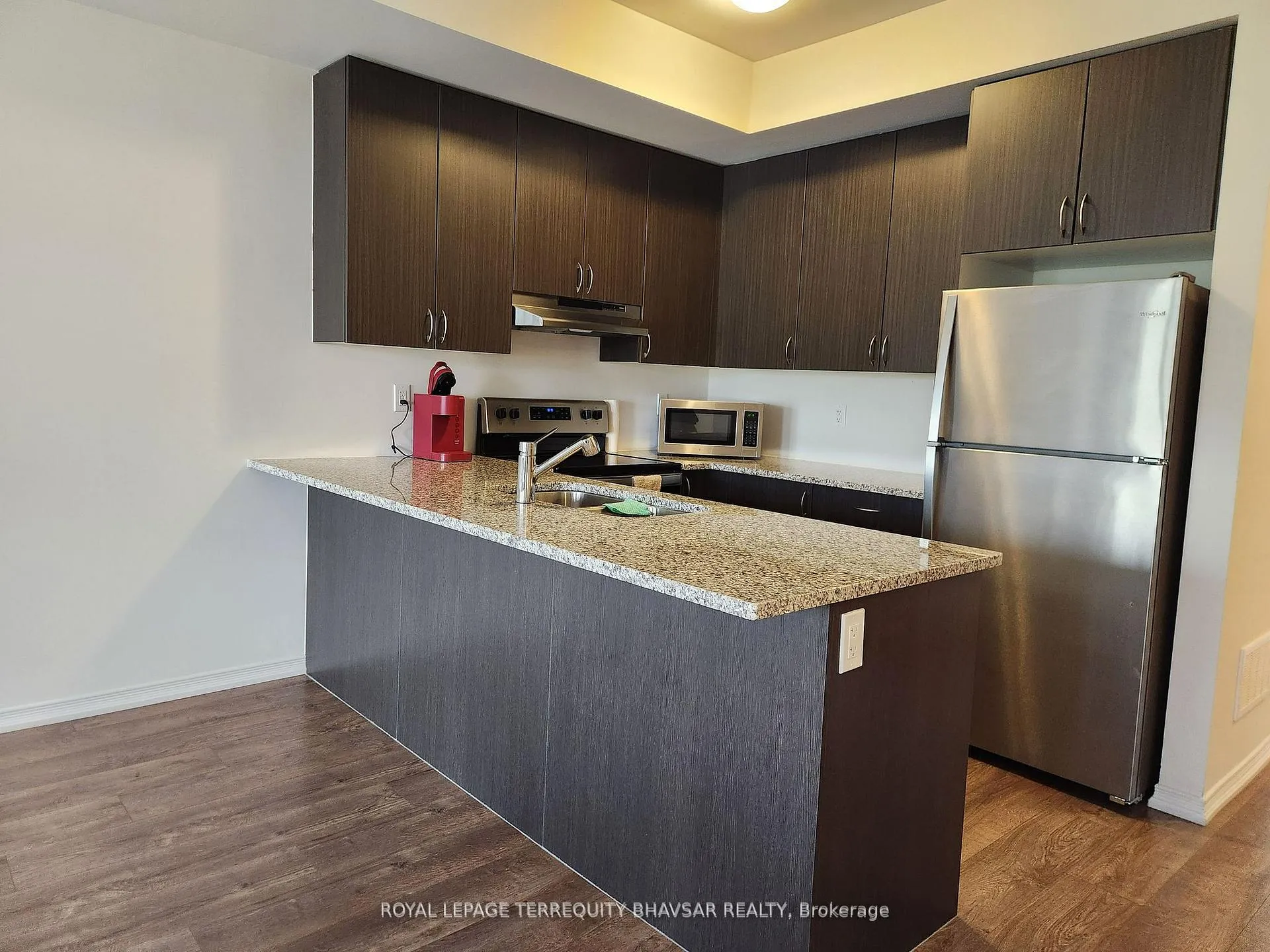 Photo 4 of 229 Danzatore Path, Oshawa, Windfields — HOMEH