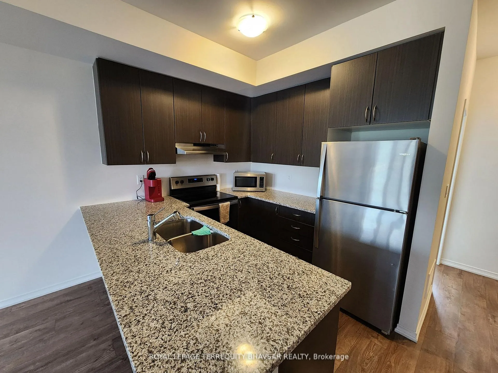 Photo 5 of 229 Danzatore Path, Oshawa, Windfields — HOMEH