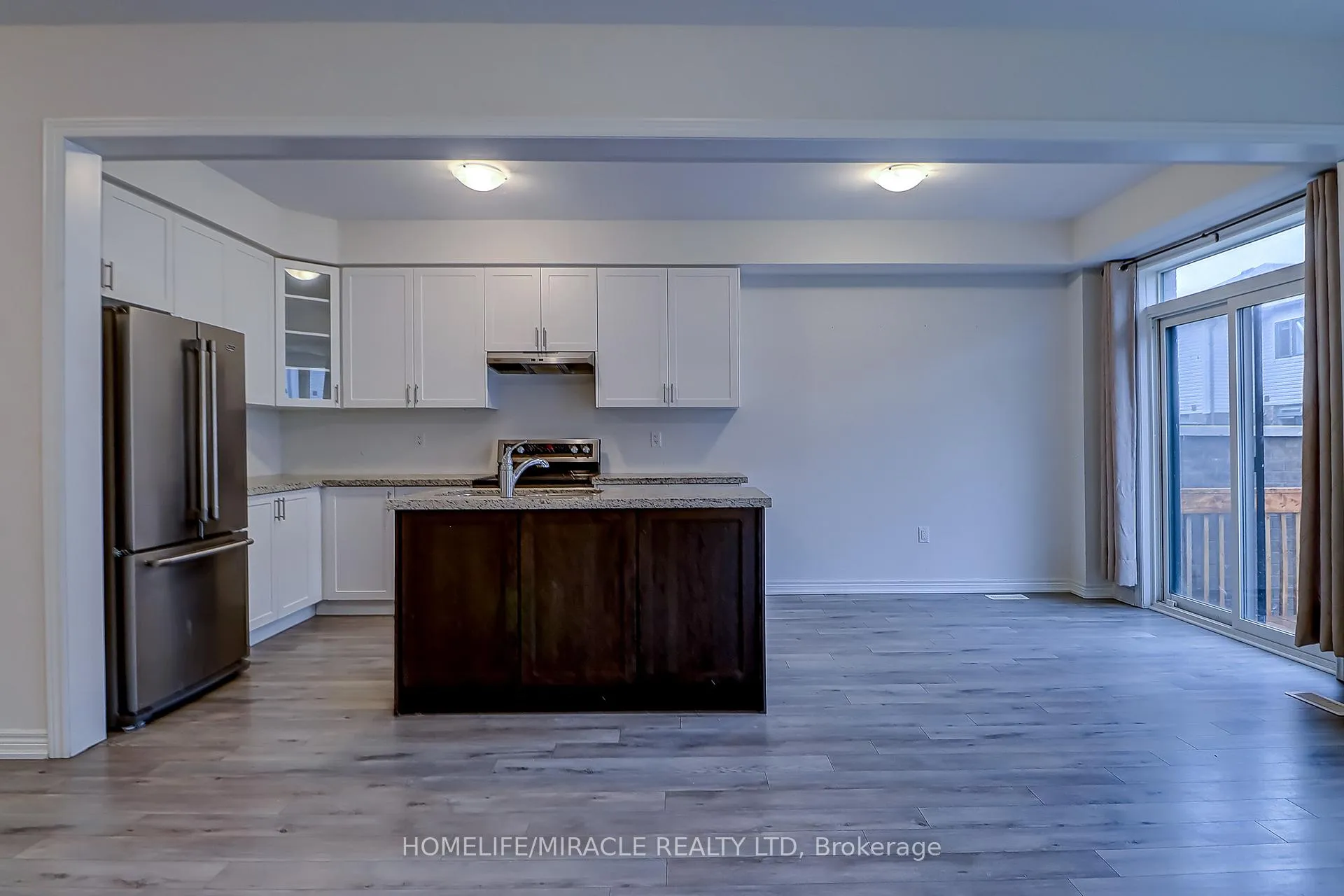 Photo 4 of 80 Valleybrook Road, Barrie, Innis-Shore — HOMEH