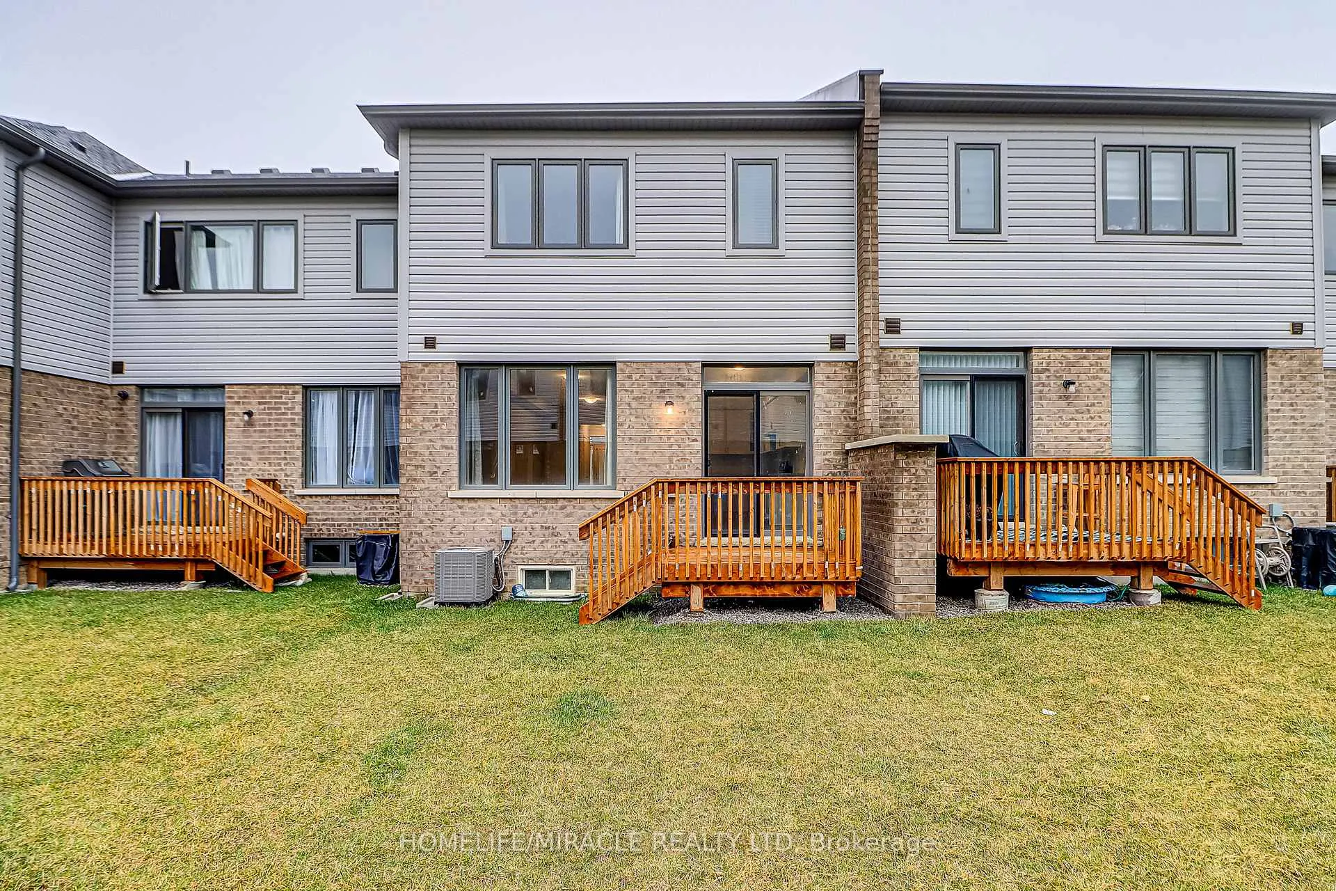 Photo 15 of 80 Valleybrook Road, Barrie, Innis-Shore — HOMEH