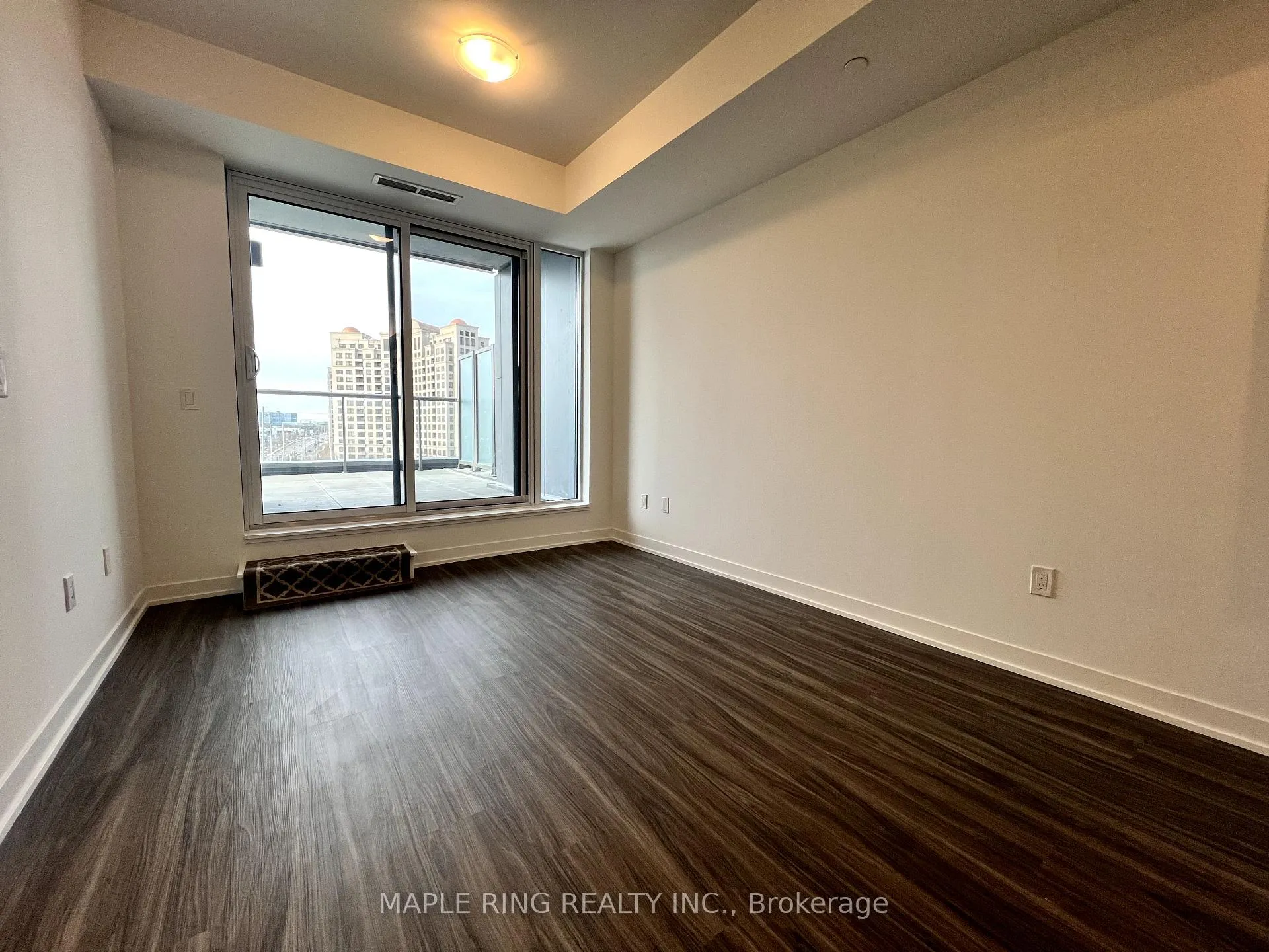 Photo 3 of Unit 519, 498 Caldari Road, Vaughan, Concord — HOMEH