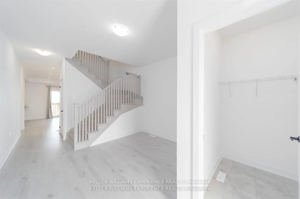 Photo 2 of 234 Prince William Way, Barrie, Painswick South — HOMEH