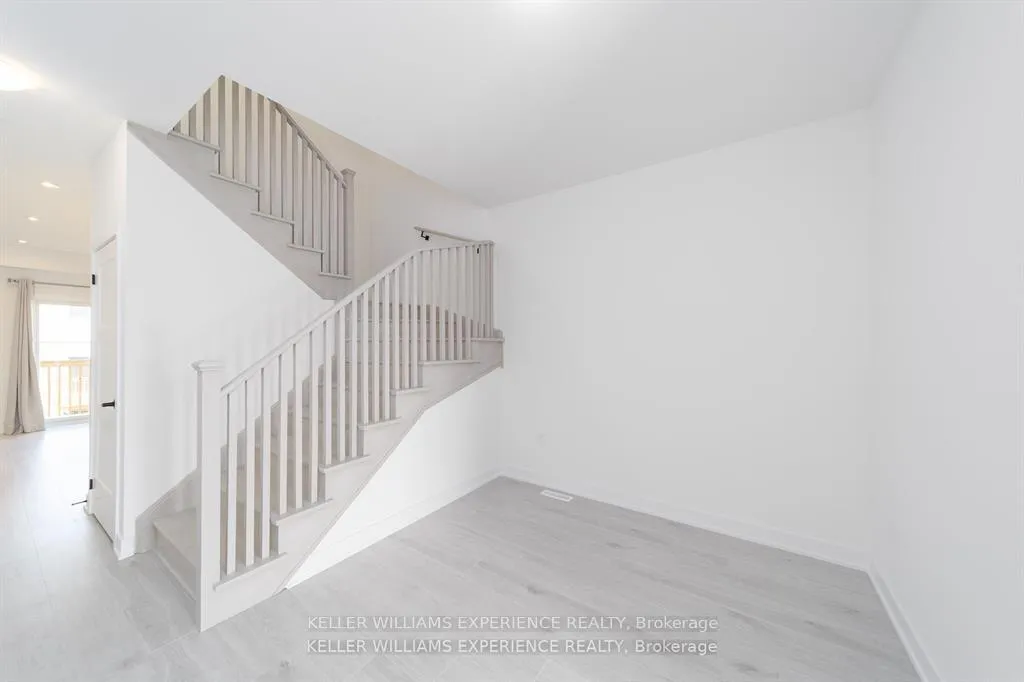 Photo 3 of 234 Prince William Way, Barrie, Painswick South — HOMEH