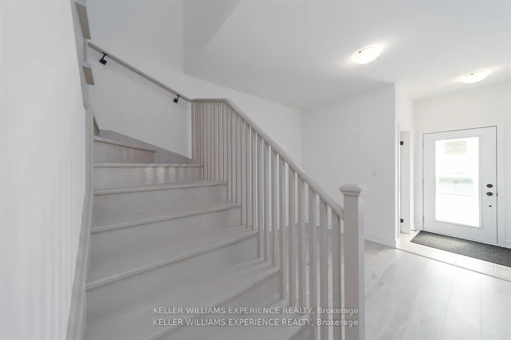 Photo 9 of 234 Prince William Way, Barrie, Painswick South — HOMEH