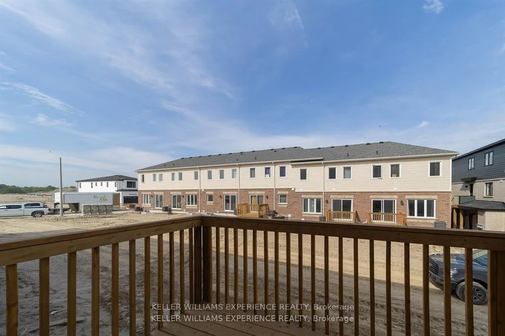 Photo 18 of 234 Prince William Way, Barrie, Painswick South — HOMEH