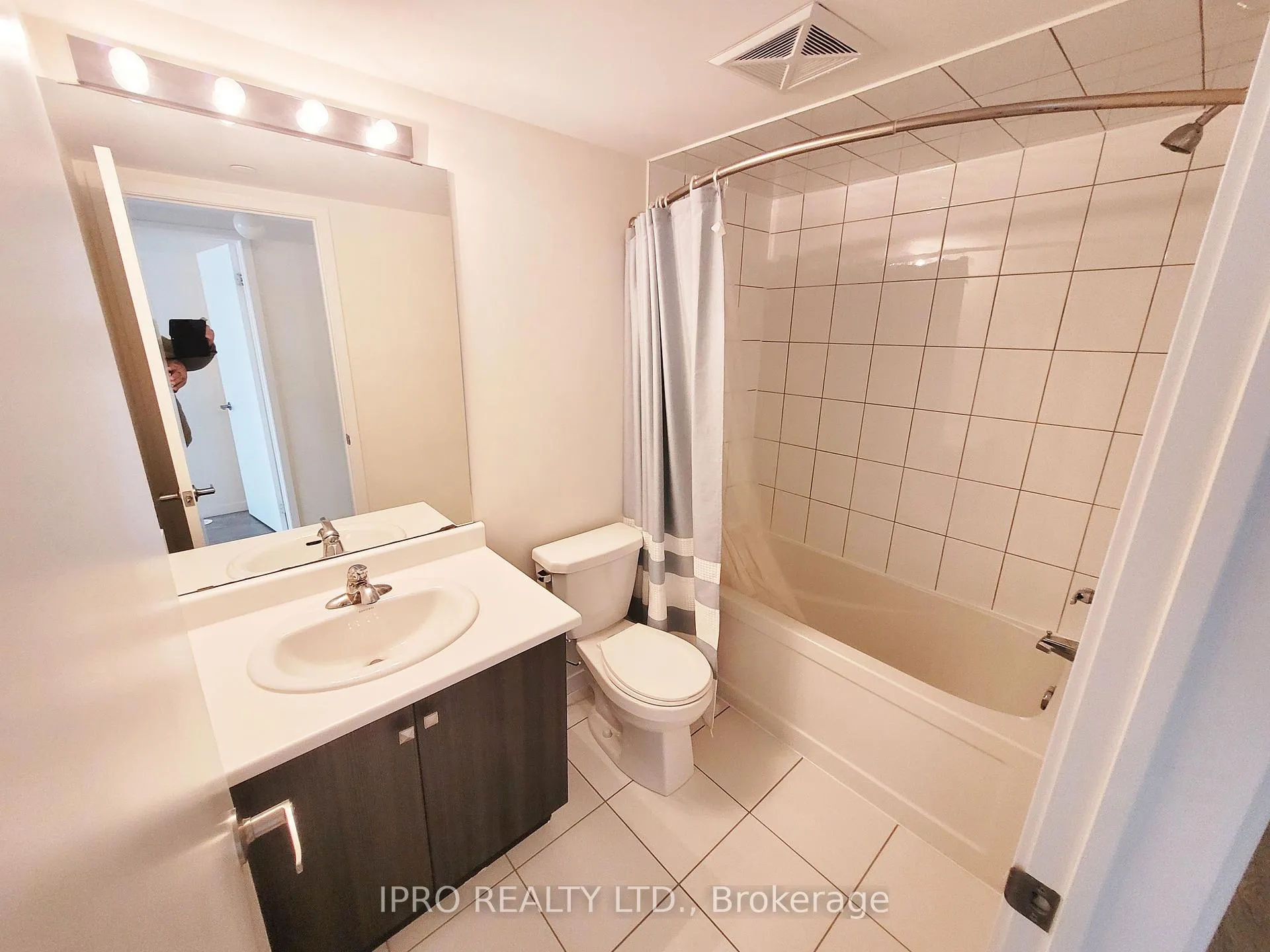 Photo 18 of Unit 47, 300 Alex Gardner Circle, Aurora, Aurora Heights — HOMEH