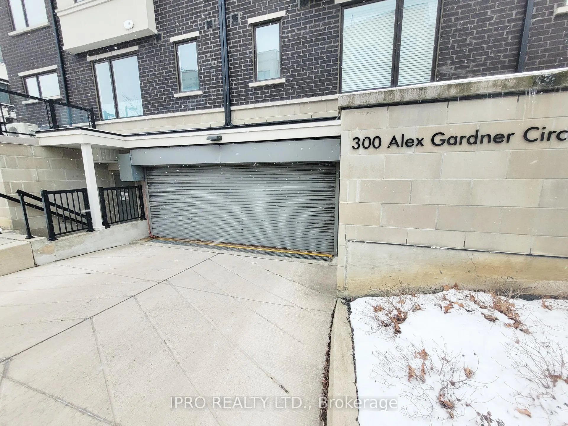 Photo 25 of Unit 47, 300 Alex Gardner Circle, Aurora, Aurora Heights — HOMEH