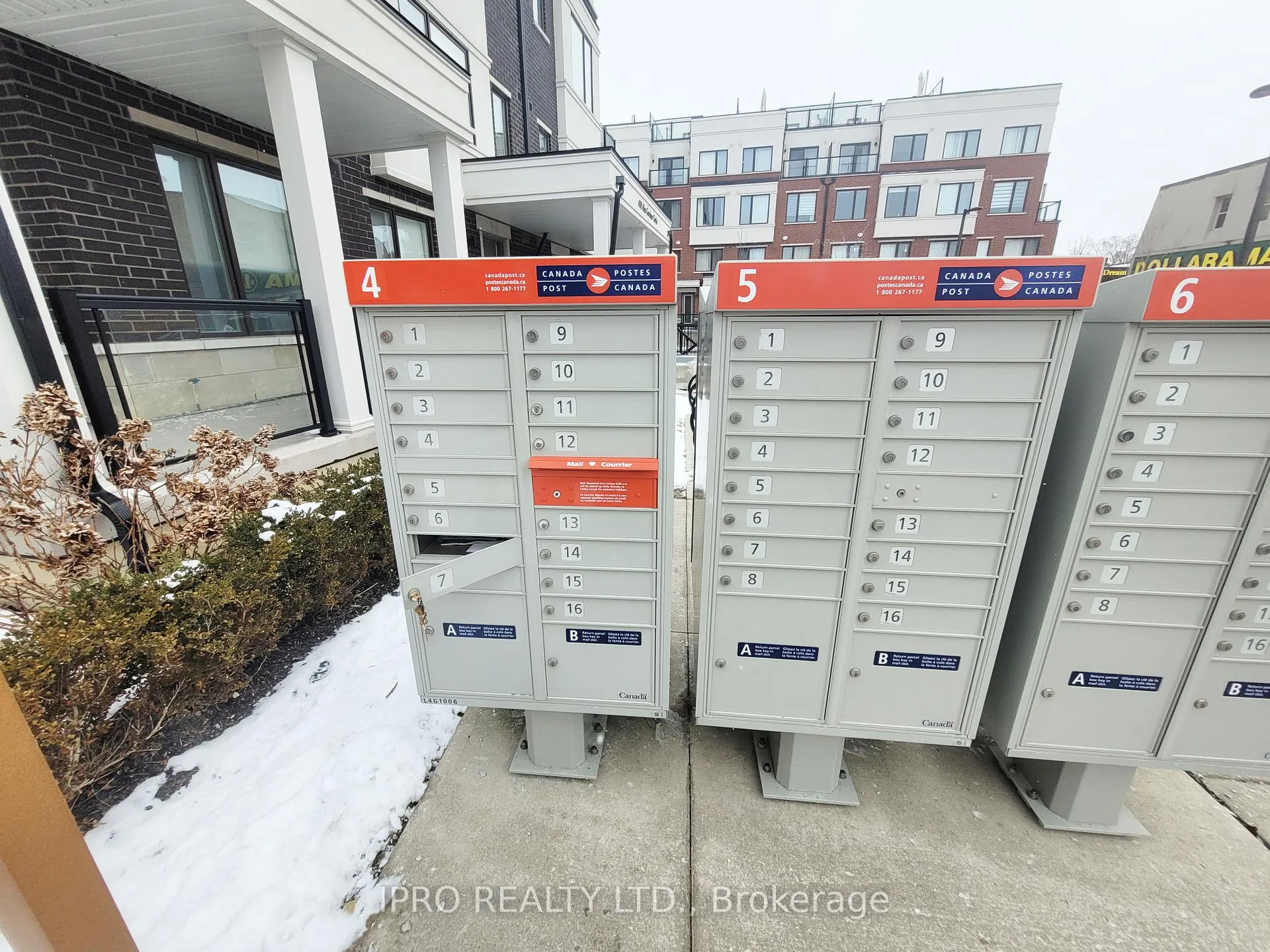 Photo 29 of Unit 47, 300 Alex Gardner Circle, Aurora, Aurora Heights — HOMEH