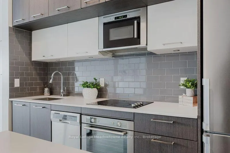 Photo 8 of Unit 313, 4800 Highway 7 Road, Vaughan, East Woodbridge — HOMEH