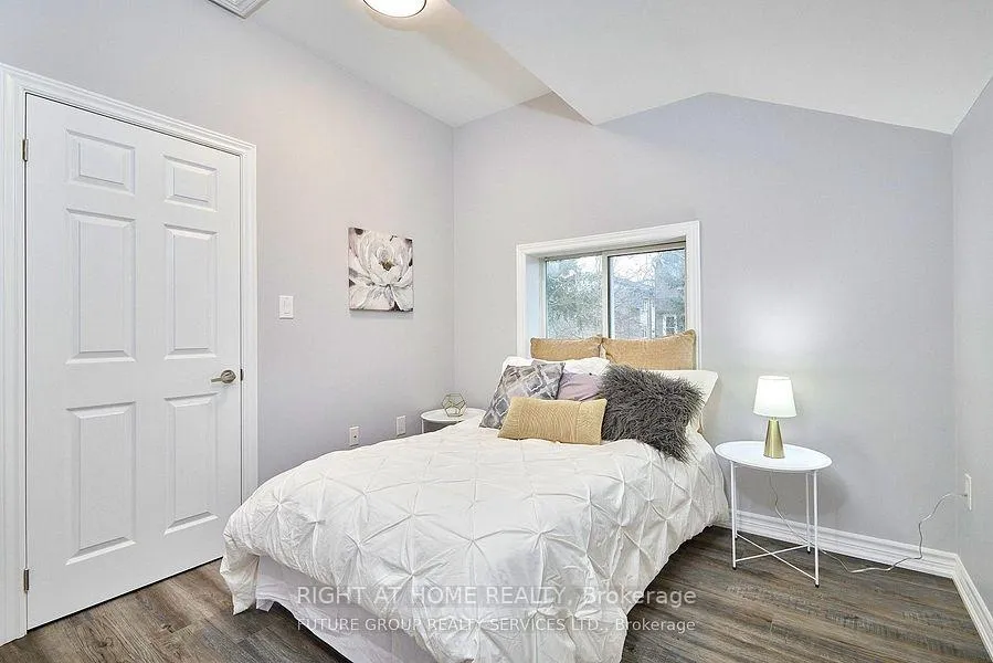 Photo 9 of Unit B, 156 peel Street, Barrie, Wellington — HOMEH