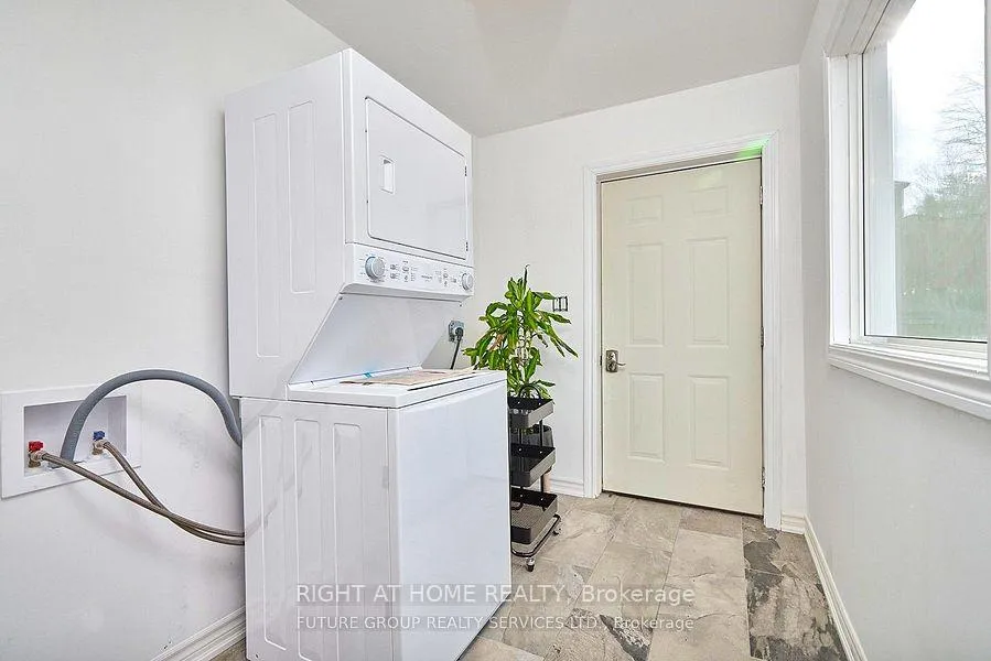 Photo 10 of Unit B, 156 peel Street, Barrie, Wellington — HOMEH