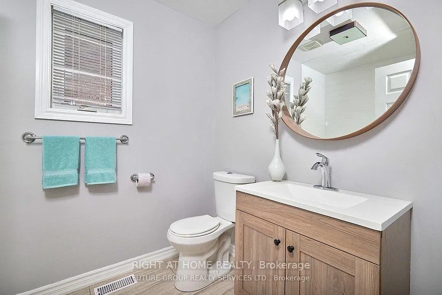 Photo 12 of Unit B, 156 peel Street, Barrie, Wellington — HOMEH