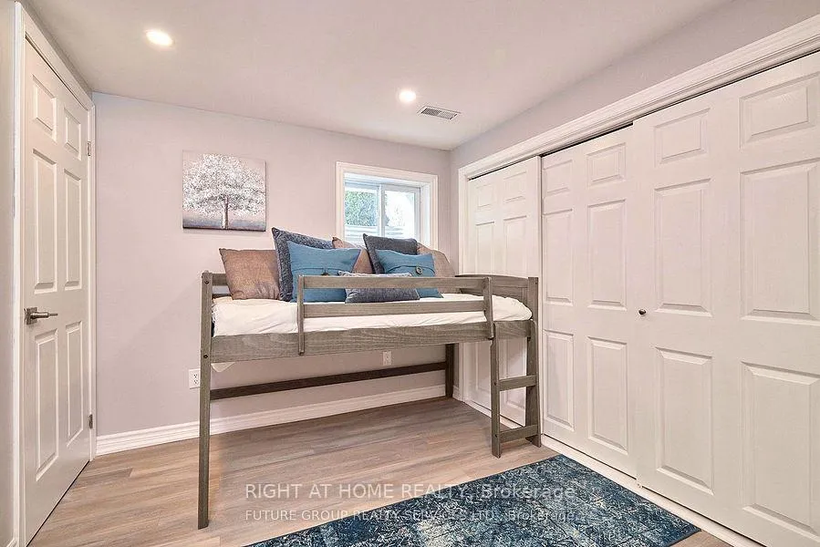 Photo 4 of Unit Lower level, 156 Peel Street, Barrie, Wellington — HOMEH