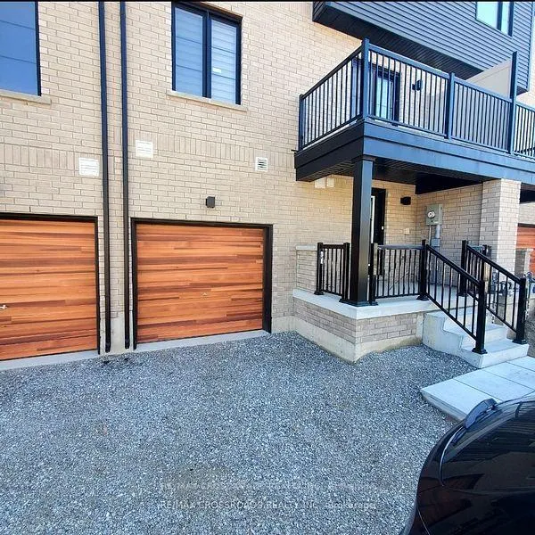 Photo 2 of 6 Silo Mews, Barrie, Rural Barrie Southeast — HOMEH