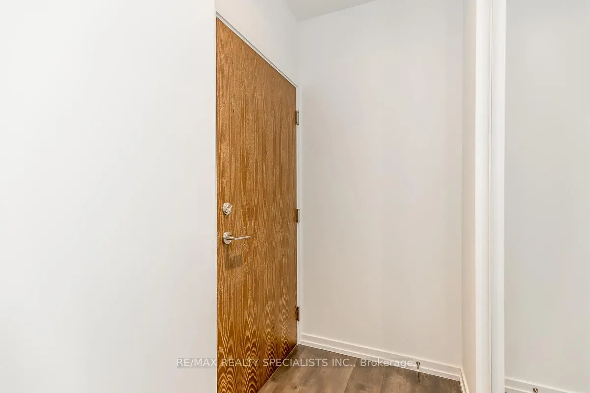 Photo 9 of Unit PH-09, 7890 Jane Street, Vaughan, Vaughan Corporate Centre — HOMEH