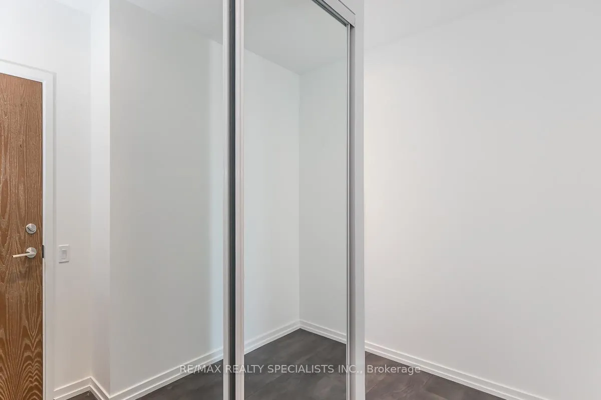 Photo 11 of Unit PH-09, 7890 Jane Street, Vaughan, Vaughan Corporate Centre — HOMEH
