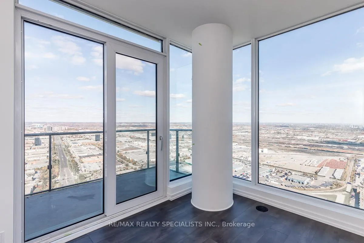 Photo 15 of Unit PH-09, 7890 Jane Street, Vaughan, Vaughan Corporate Centre — HOMEH