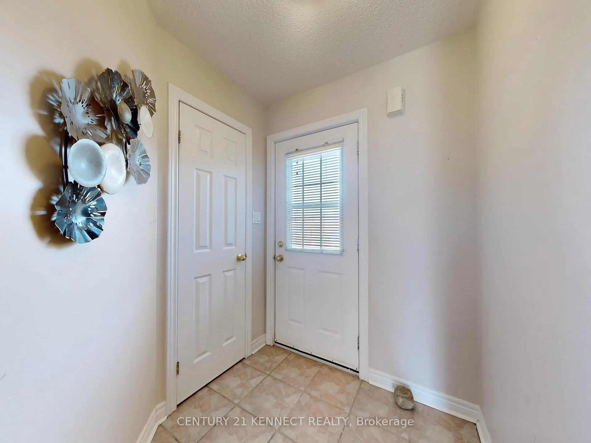Photo 4 of 249 Stanley Street, Barrie, Bayfield — HOMEH