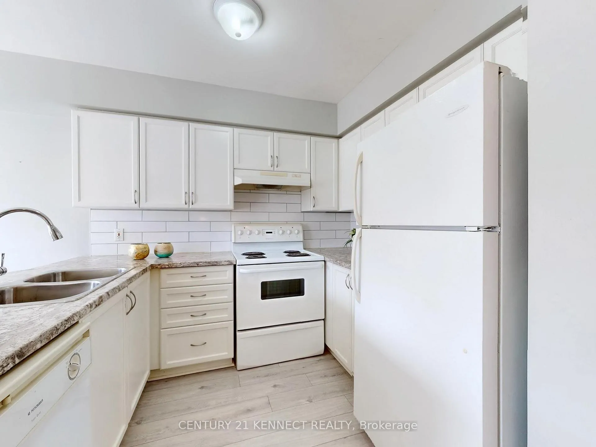Photo 14 of 249 Stanley Street, Barrie, Bayfield — HOMEH